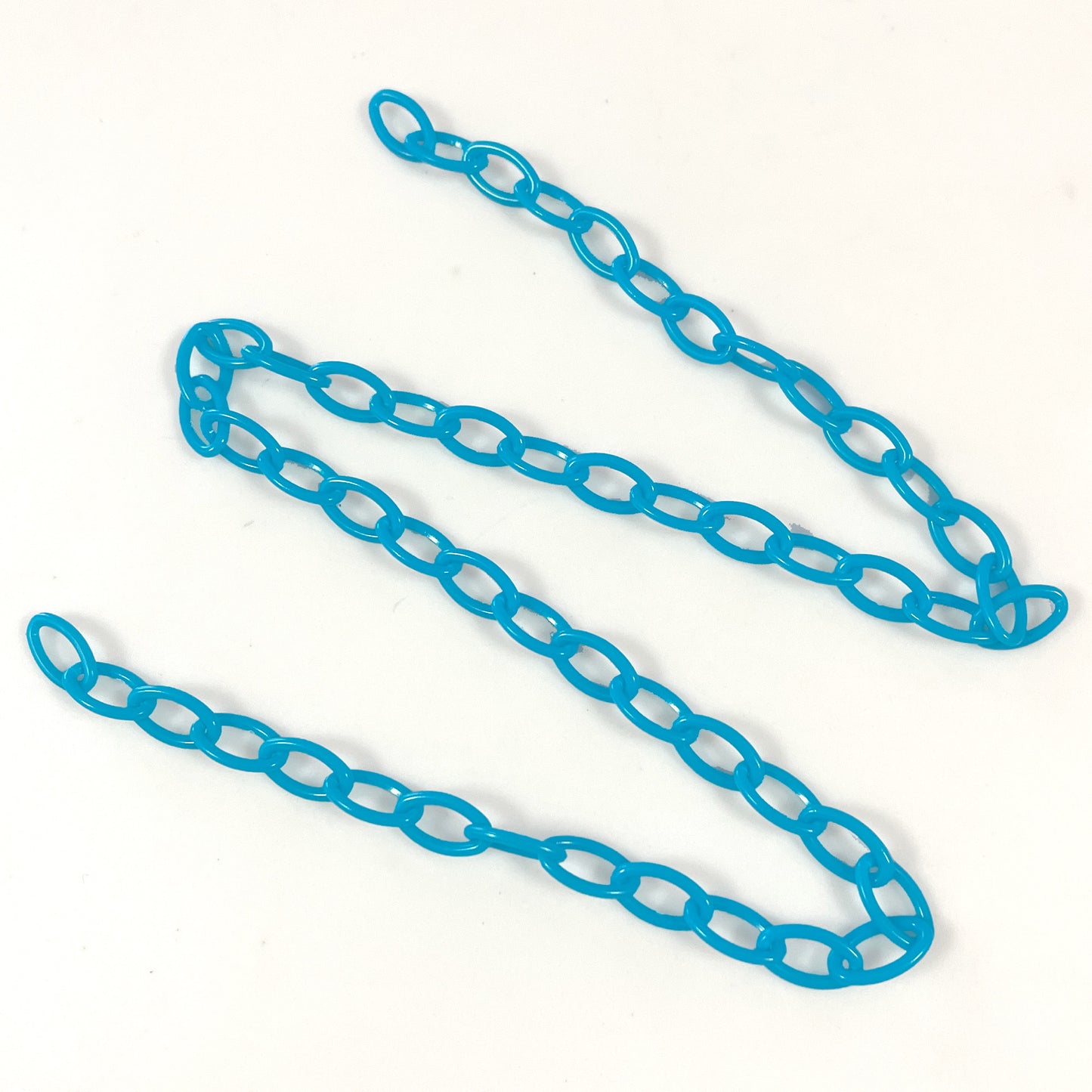 Blue colour plastic chain, 50cm long