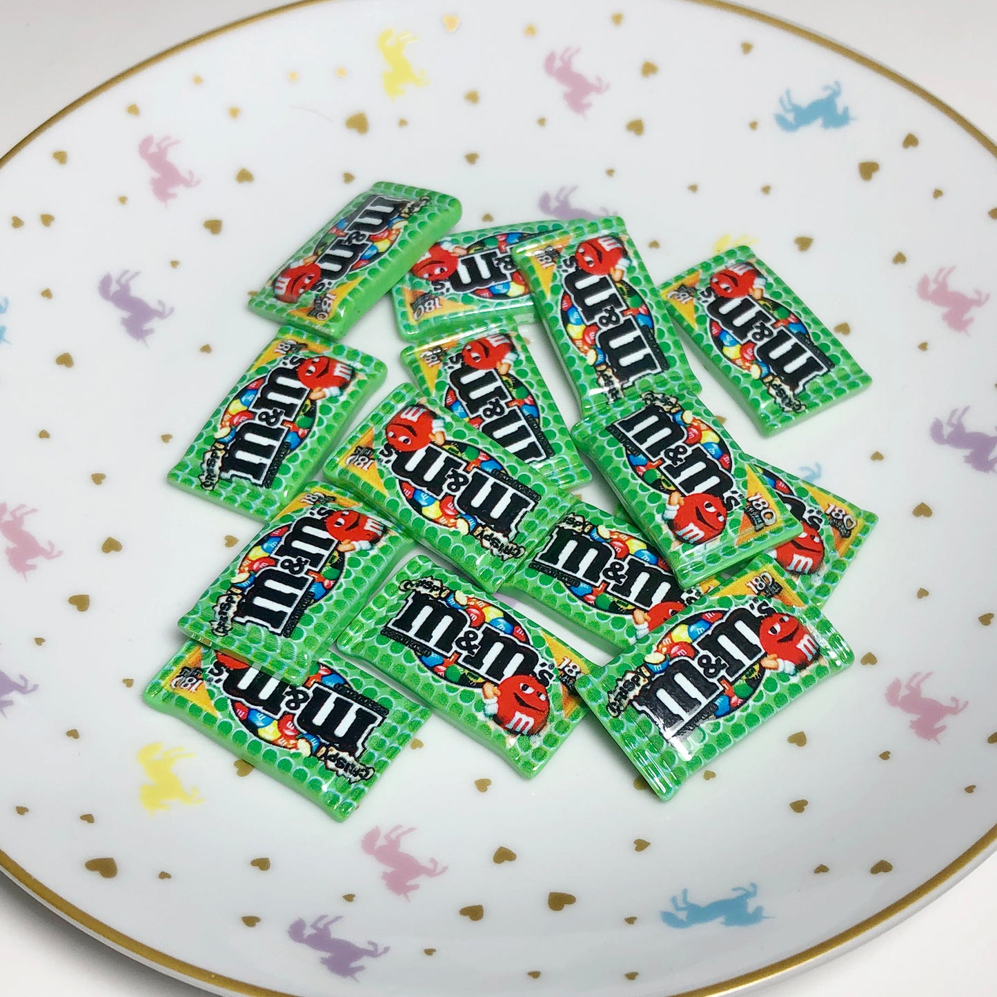 4 x resin M&M crispy CABOCHON