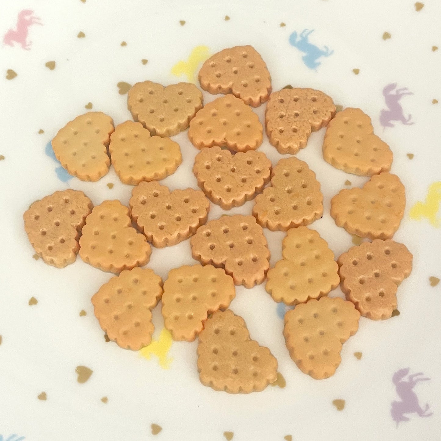 6 x Heart cookie cabochons