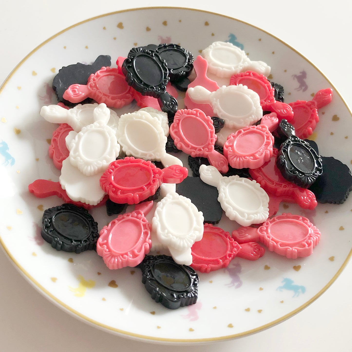 10 x resin hand mirror cabochons