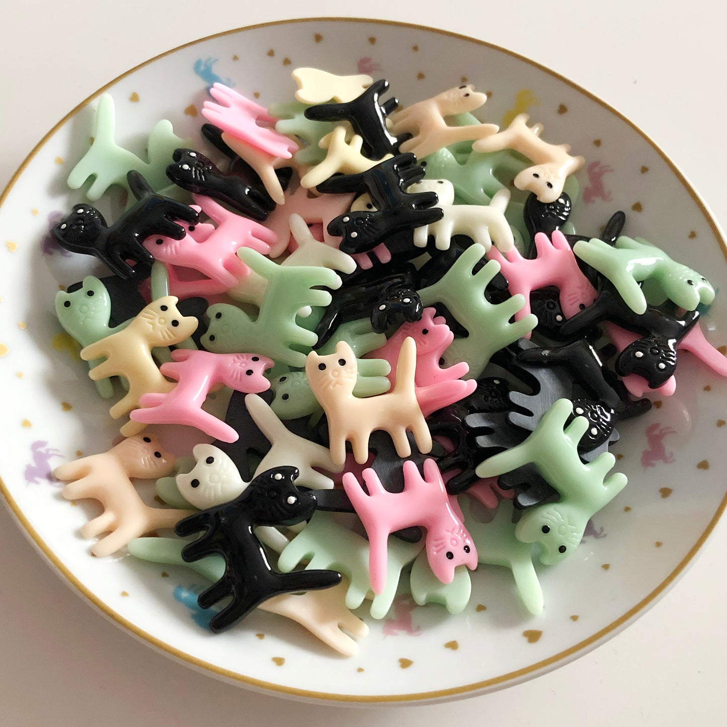 10 x resin kawaii cat cabochons (catbochon!)