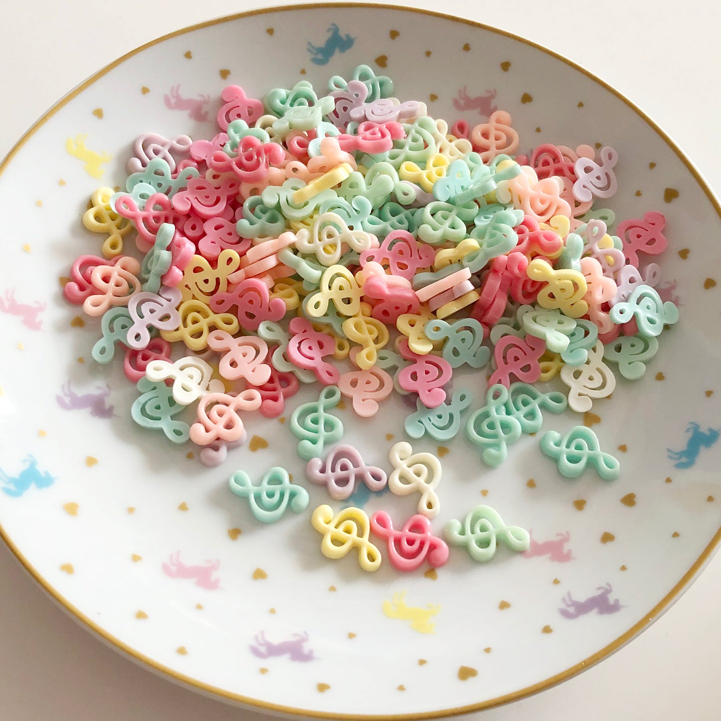 10 x treble clef cabochons