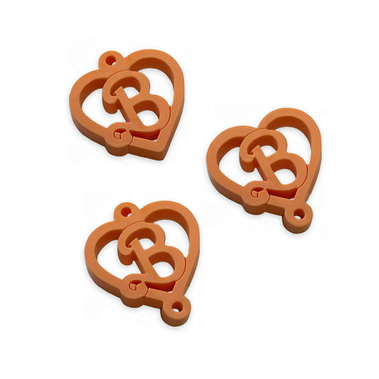 8 Barbie B heart links, 2cm