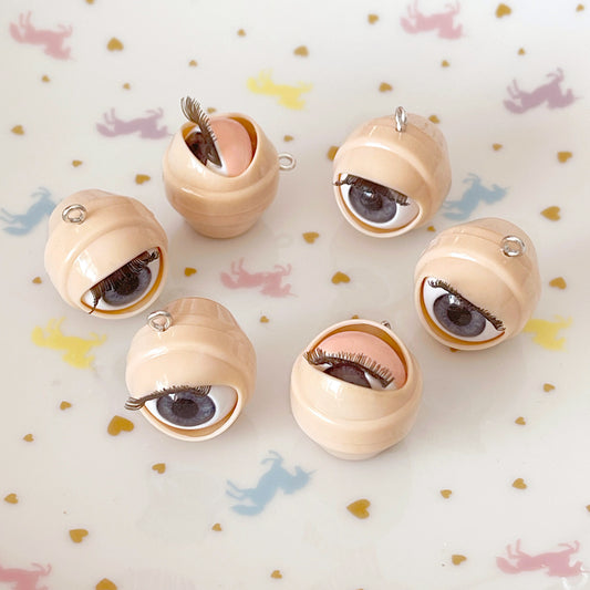 1 x Moving doll eye charm, Blue eye