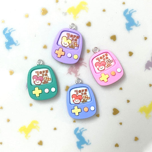 4 x Mini Gameboy style charms