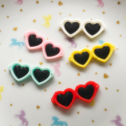 5 heart shape glasses charms