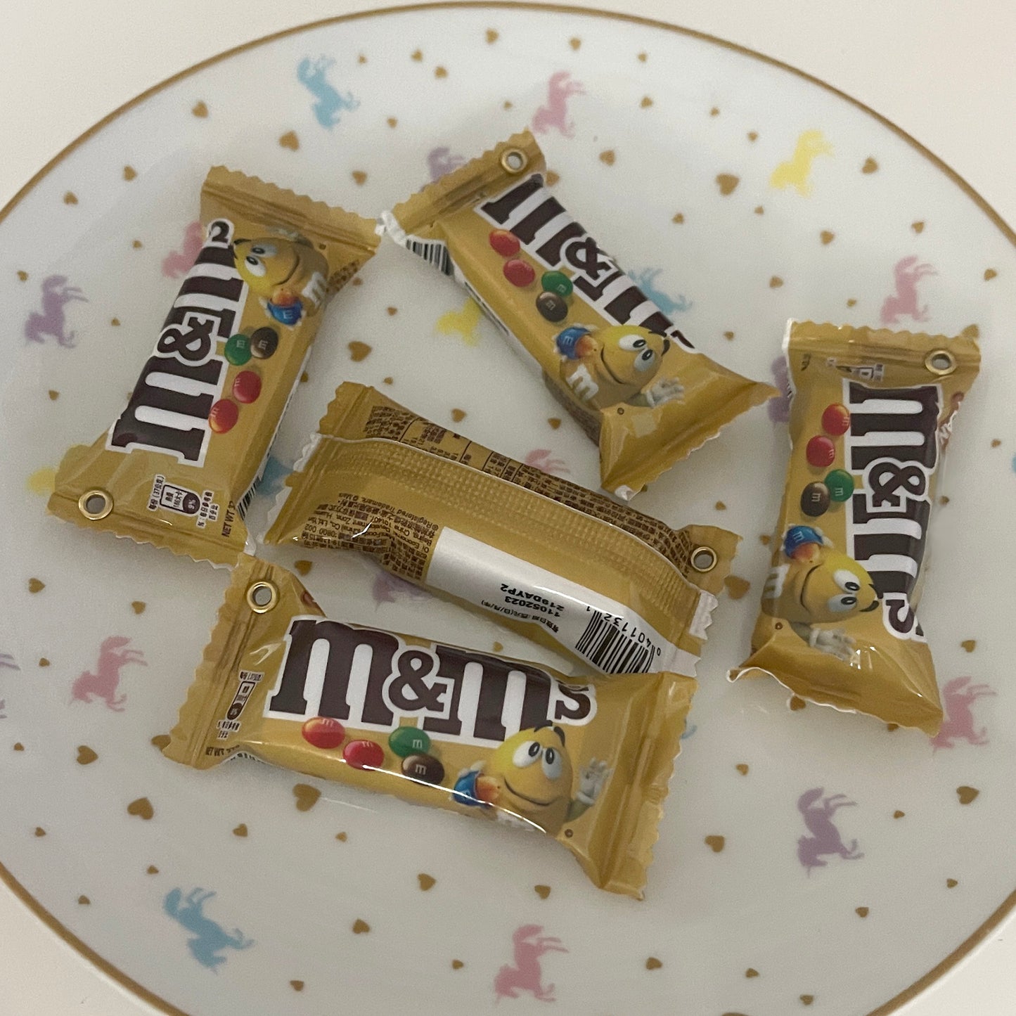 1 x M&M Peanut bag charm