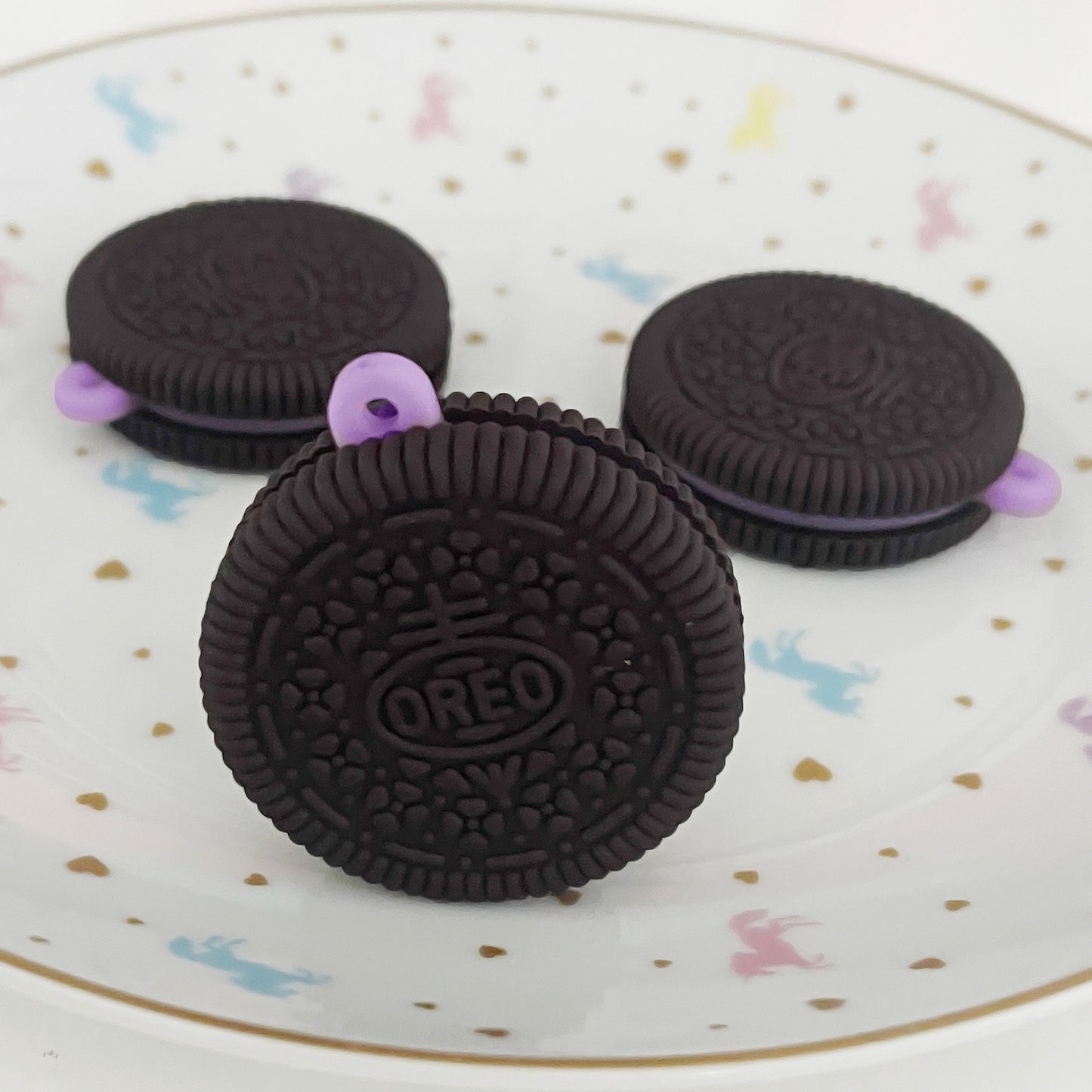 1 x Oreo biscuit charm, Brown & lilac