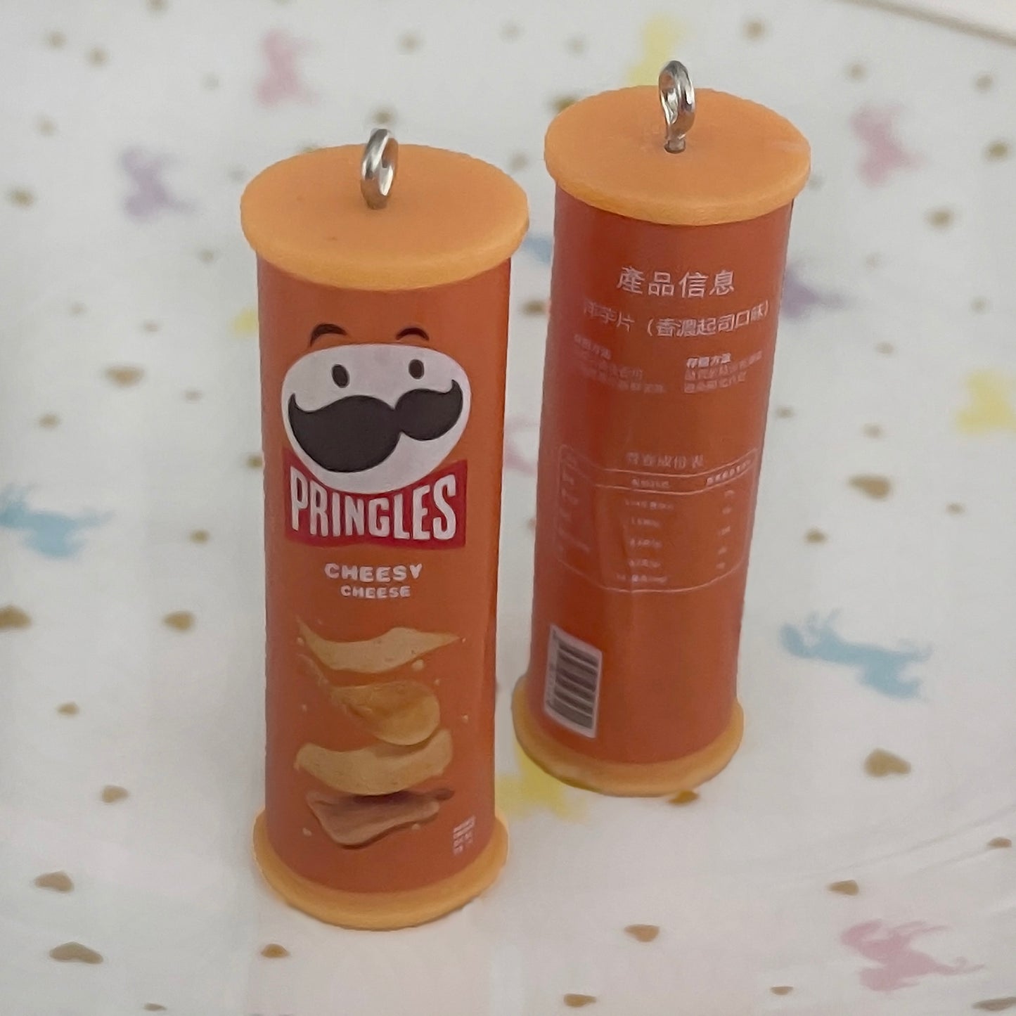 1 x Cheesy Pringles charm