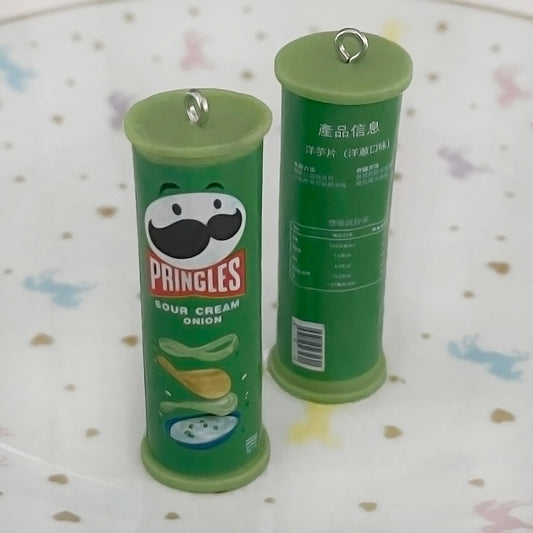 1 x Sour cream & onion Pringles charm