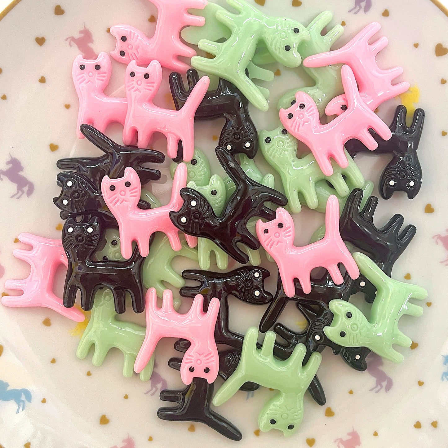 10 x resin kawaii cat cabochons (catbochon!)