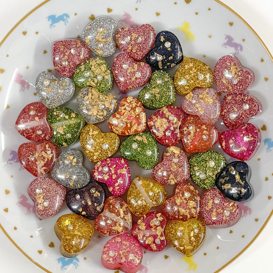 4 resin glitter heart beads