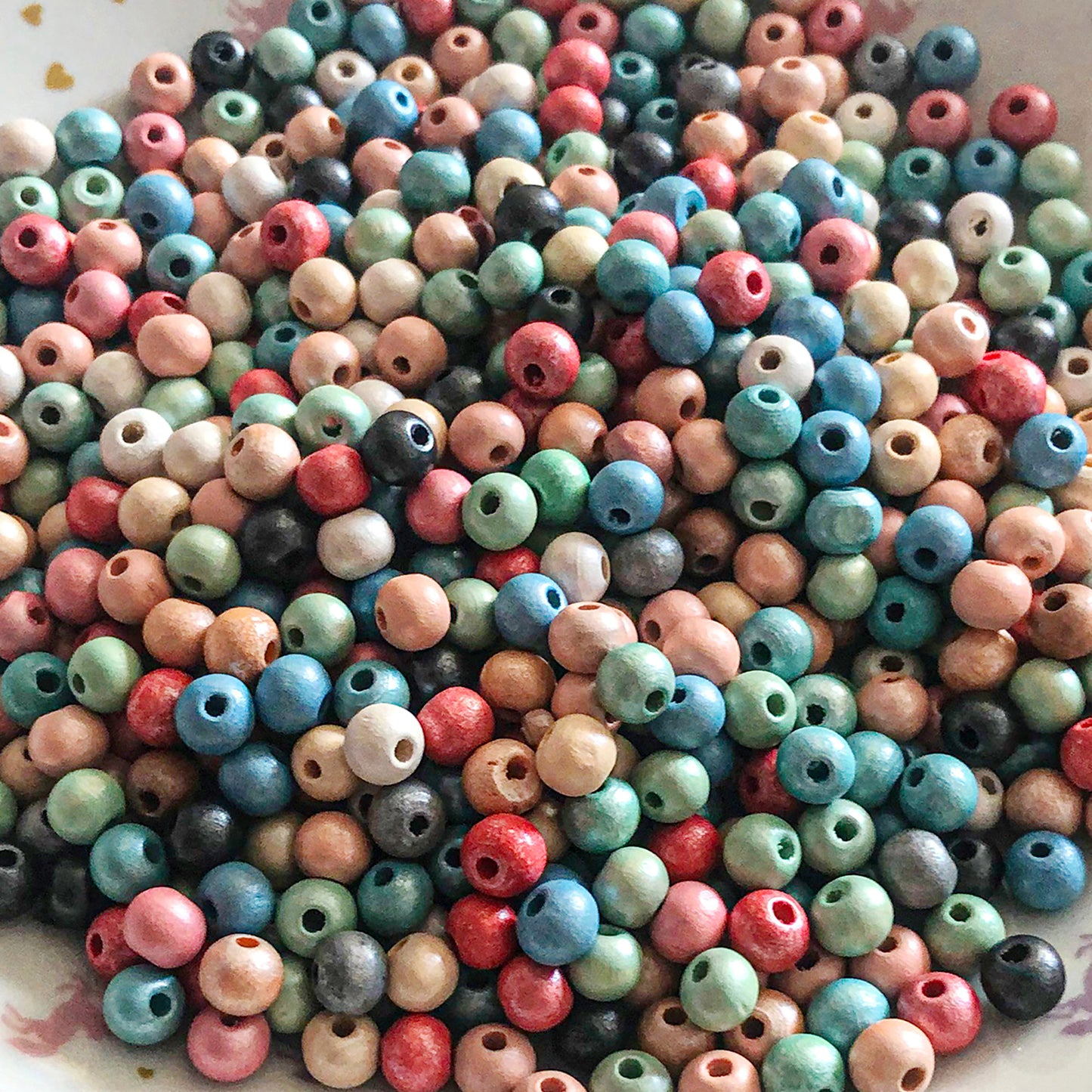 50 pearlescent finish, mix colour wood beads