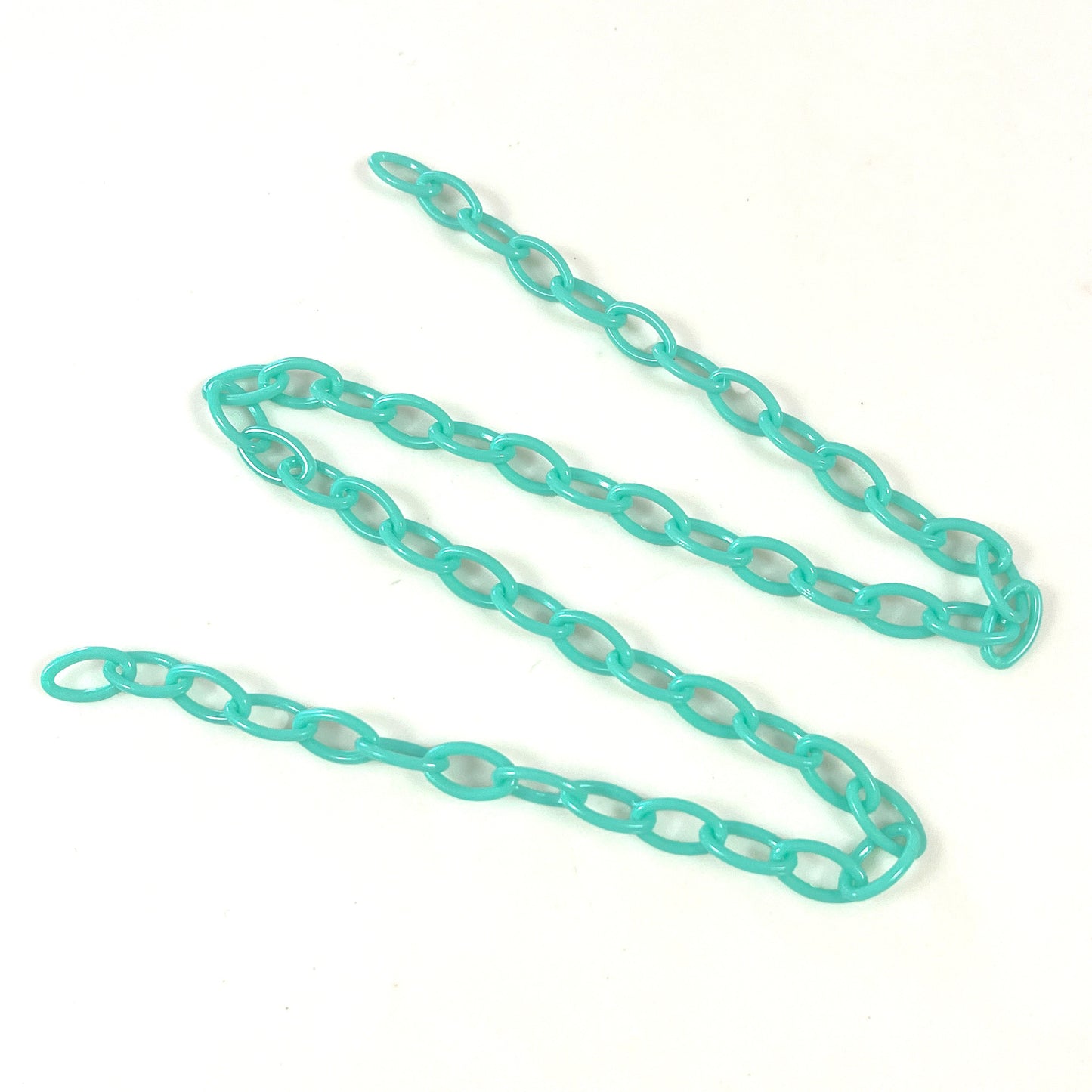 Turquoise colour plastic chain, 50cm long