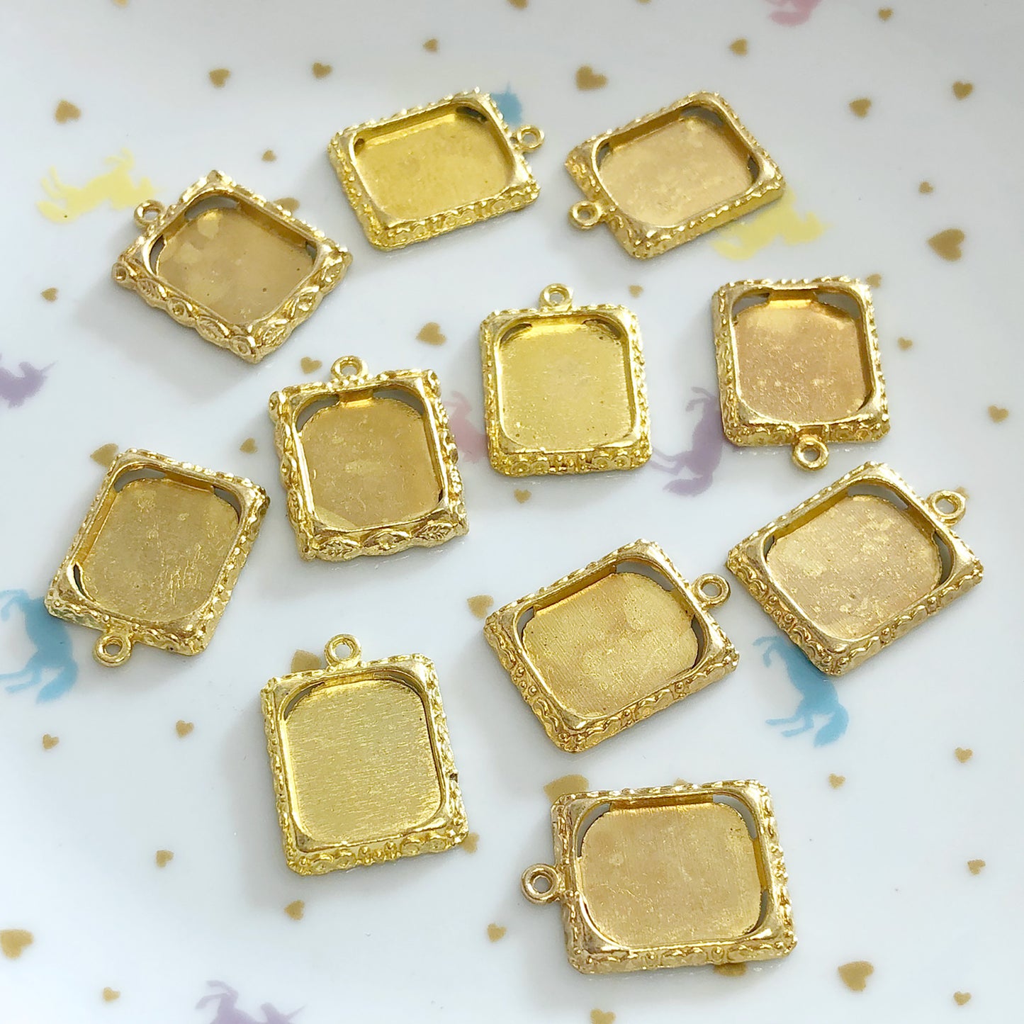 6 x Gold colour square frame setting charms