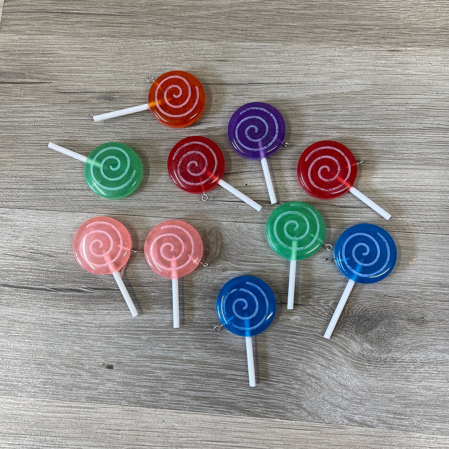 10 x resin lollipop charms ex stock